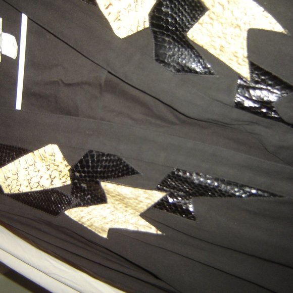 VINTAGE BLACK COAT WITH  REAL SNAKE SKIN ACCENTS - Picture 6 of 6